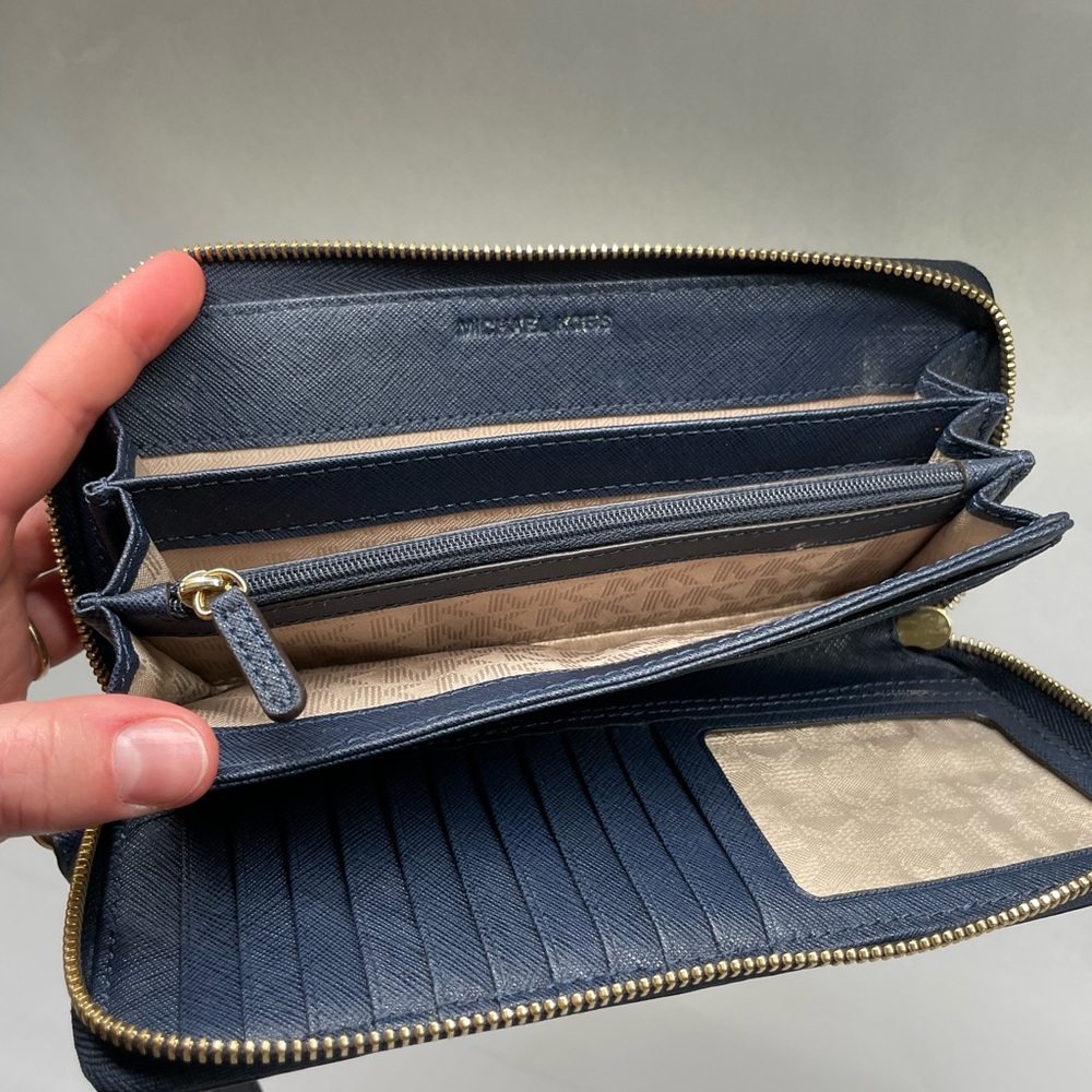 Michael Kors Jet Set Travel Continental Zip Wallet in Navy Blue Saffiano Leather - Picture 6 of 16
